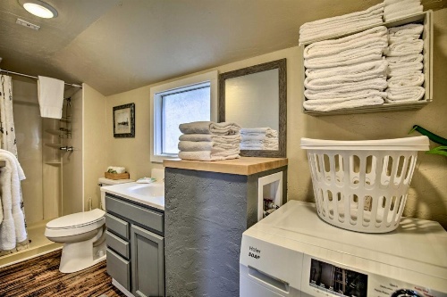 Coastal Cottage Escape - Walk to the Beach! image 5